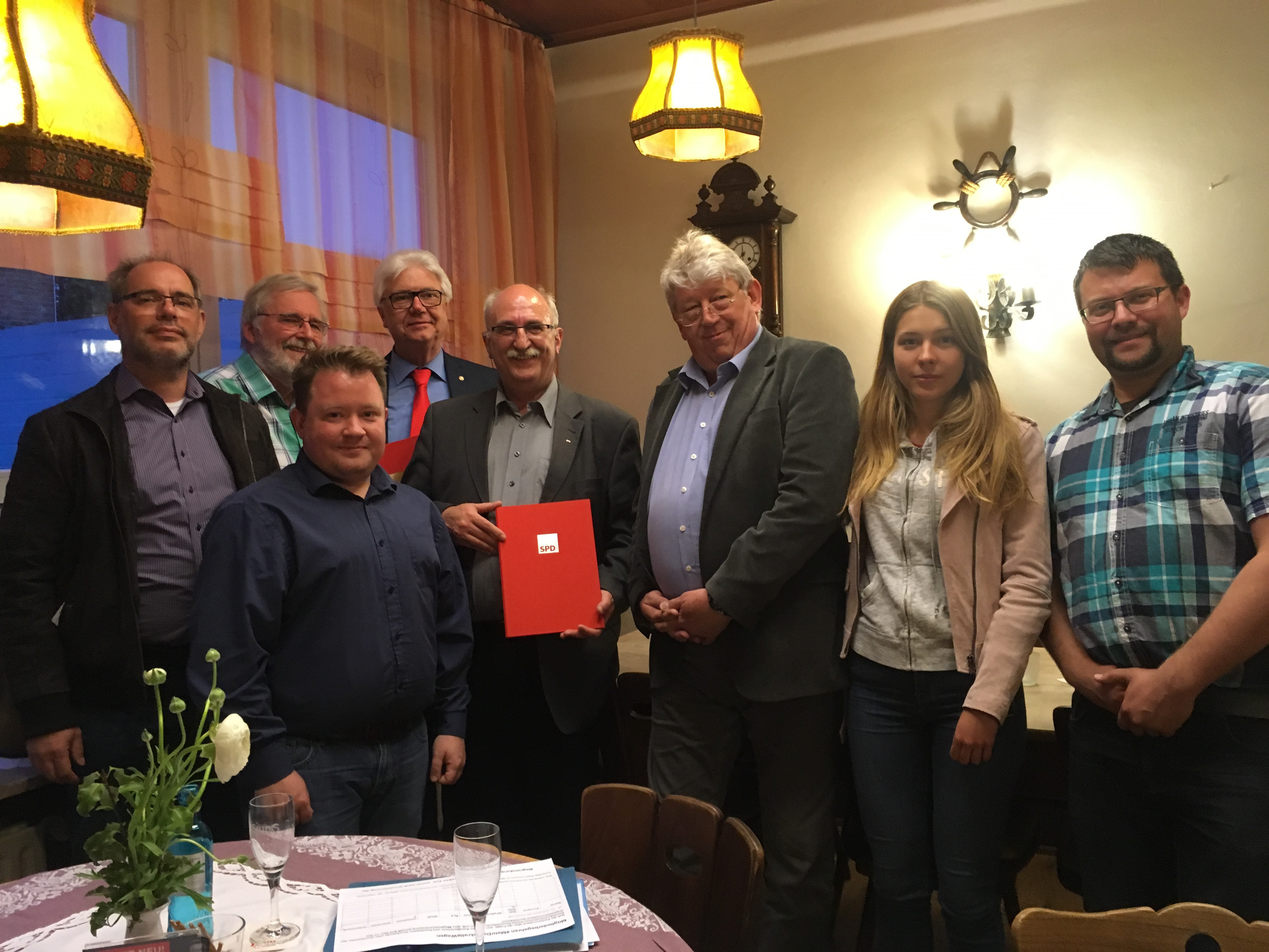 Neuer Vorstand und Ehrung